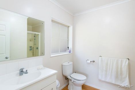Photo of property in 5 Grace Nicholls Grove, Riverstone Terraces, Upper Hutt, 5018