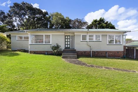 Photo of property in 104 Chivalry Road, Glenfield, Auckland, 0629