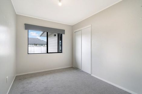 Photo of property in 2/18 Gloria Avenue, Te Atatu Peninsula, Auckland, 0610