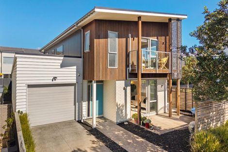 Photo of property in 91 Glidepath Road, Hobsonville, Auckland, 0616