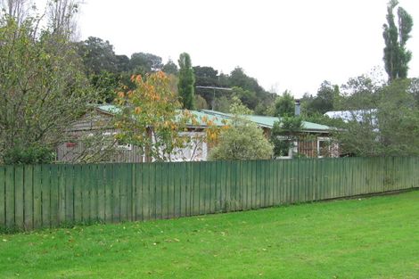 Photo of property in 12 Western Road, Laingholm, Auckland, 0604