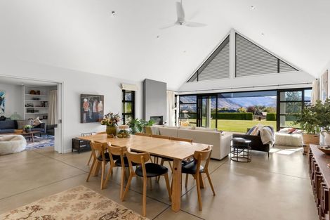 Photo of property in 251 Beacon Point Road, Wanaka, 9305