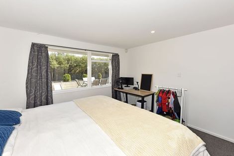 Photo of property in 2a Curzon Place, Parklands, Christchurch, 8083