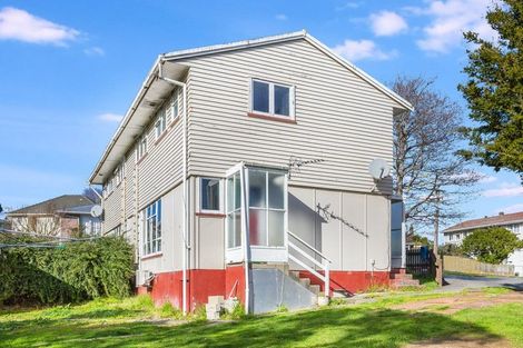 Photo of property in 10 Lincoln Grove, Cannons Creek, Porirua, 5024