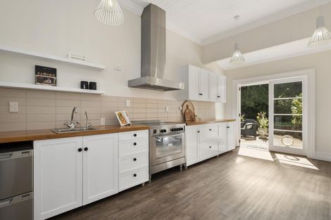 Photo of property in 30 Hobson Street, Saint Clair, Dunedin, 9012