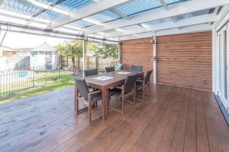 Photo of property in 9 Great North Road, Saint Johns Hill, Whanganui, 4501