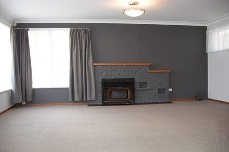 Photo of property in 140 Luckens Road, West Harbour, Auckland, 0618