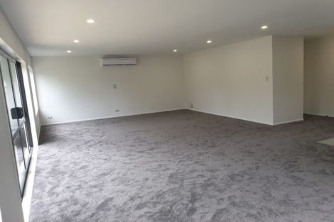 Photo of property in 18a Riverpark Crescent, Henderson, Auckland, 0610