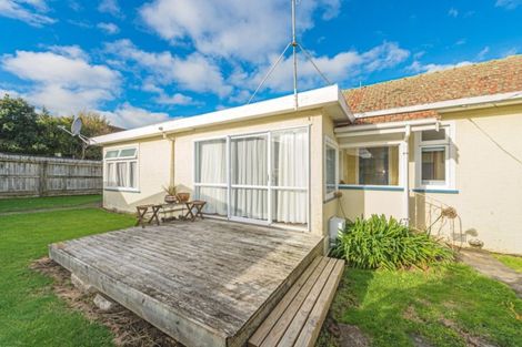 Photo of property in 64 Great North Road, Saint Johns Hill, Whanganui, 4500