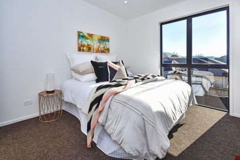 Photo of property in 22 Tapuwae Way, Mangere Bridge, Auckland, 2022