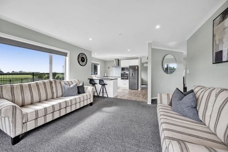 Photo of property in 7 Mercade Close, Stratford, 4332