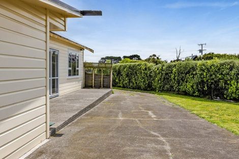 Photo of property in 45 Mcalpine Road, Hawera, 4672