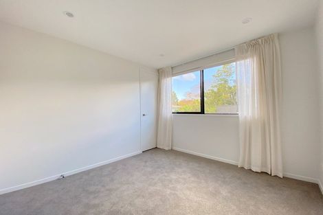 Photo of property in 5/37 Camelot Place, Glenfield, Auckland, 0629