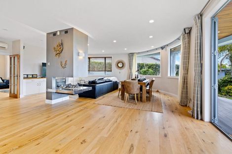 Photo of property in 20 Centennial Place, Campbells Bay, Auckland, 0630