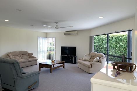 Photo of property in 4 Regent Way, Taradale, Napier, 4112