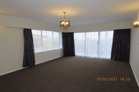 Photo of property in 8 Bodi Place, Te Atatu South, Auckland, 0610
