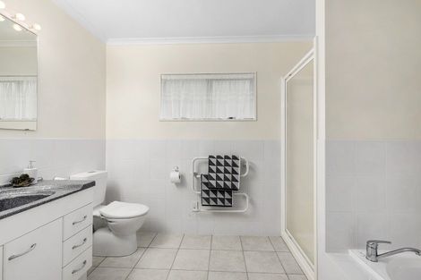 Photo of property in 139 Woodman Drive, Tawa, Wellington, 5028