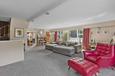 Photo of property in 13 Stratton Street, Normandale, Lower Hutt, 5010