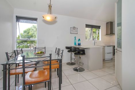 Photo of property in 52 Weatherly Road, Torbay, Auckland, 0630