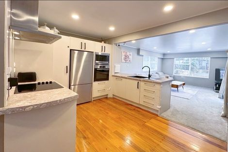 Photo of property in 32 Felgrove Street, Glendene, Auckland, 0602