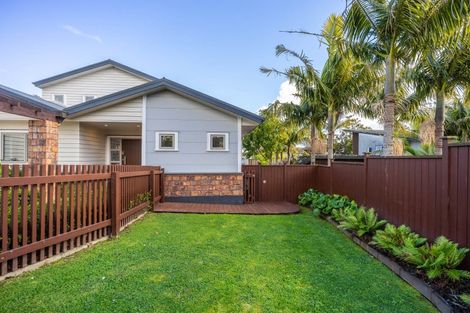 Photo of property in 39 Scarlet Oak Drive, Schnapper Rock, Auckland, 0632
