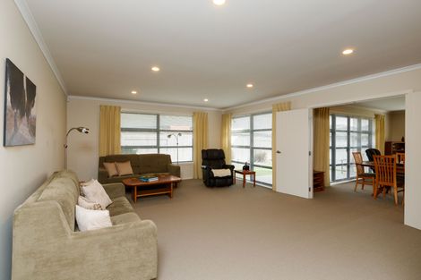 Photo of property in 8 Medallion Court, Kelvin Grove, Palmerston North, 4414