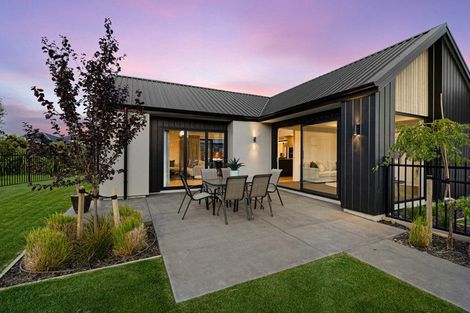 Photo of property in 8 Kirkland Crescent, Harewood, Christchurch, 8051