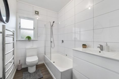 Photo of property in 33 Thomas Street, Stokes Valley, Lower Hutt, 5019