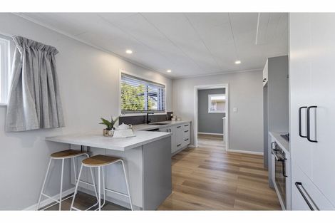 Photo of property in 3 Tralee Place, Bishopdale, Christchurch, 8053