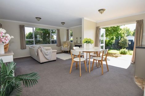 Photo of property in 89 Victoria Street, Carterton, 5713