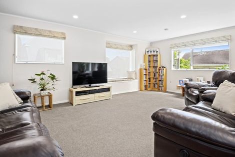Photo of property in 2/67 Drake Street, Howick, Auckland, 2014
