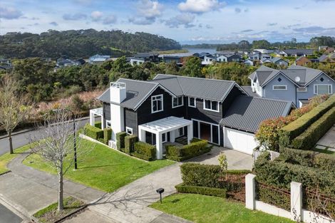 Photo of property in 10 Tauwaka Crescent, Riverhead, 0820