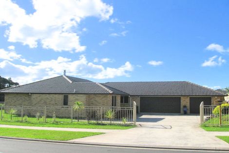 Photo of property in 49 Roy Maloney Drive, Henderson, Auckland, 0612