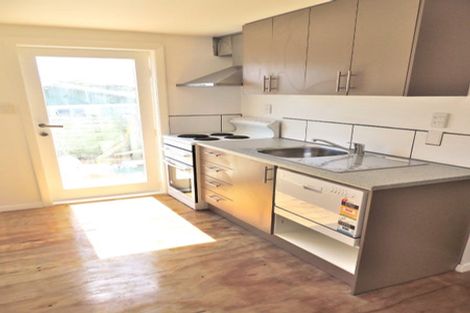 Photo of property in 5 Glen Alton Avenue, Paparangi, Wellington, 6037