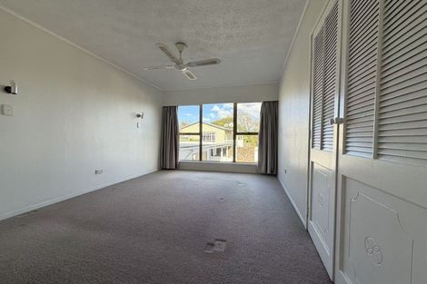 Photo of property in 73 Redoubt Road, Goodwood Heights, Auckland, 2105