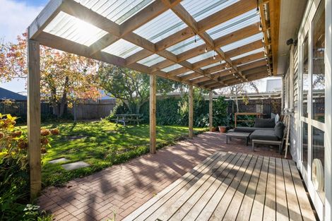 Photo of property in 243 Edgeware Road, Edgeware, Christchurch, 8013