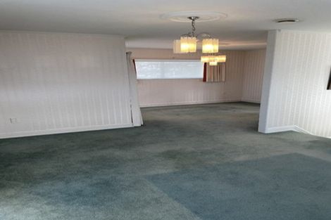 Photo of property in 2/24 Cherub Place, West Harbour, Auckland, 0618