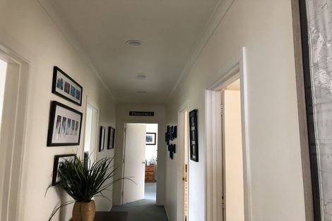 Photo of property in 4 Portal Place, Murrays Bay, Auckland, 0630