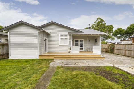Photo of property in 9 Milverton Avenue, Hokowhitu, Palmerston North, 4410