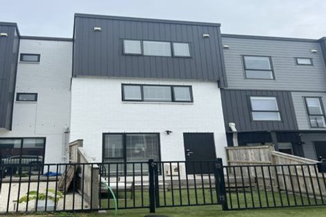 Photo of property in 11 Treeline Lane, Flat Bush, Auckland, 2019