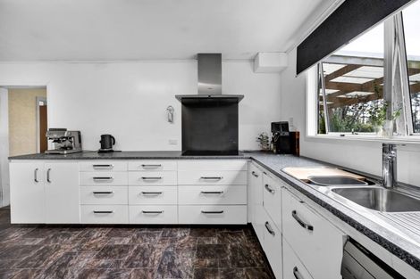 Photo of property in 20 Dudley Road Lower, Inglewood, 4386