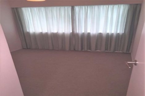 Photo of property in 1/200 Chivalry Road, Glenfield, Auckland, 0629