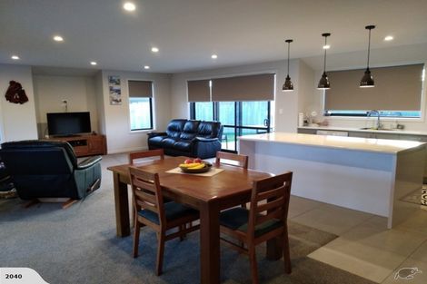Photo of property in 16 Modello Lane, Waiuku, 2123