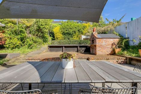 Photo of property in 84 Bell Street, Tawa, Wellington, 5028