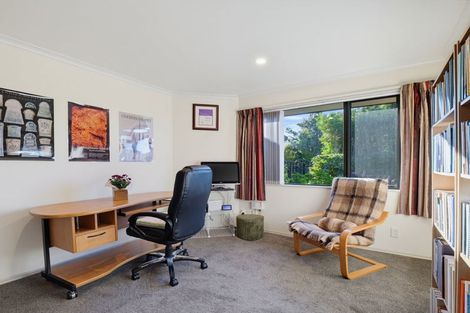 Photo of property in 28b Johnstone Drive, Fitzherbert, Palmerston North, 4410