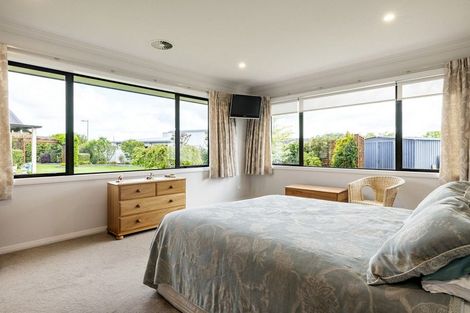 Photo of property in 2 Kotare Grove, Cambridge, 3434