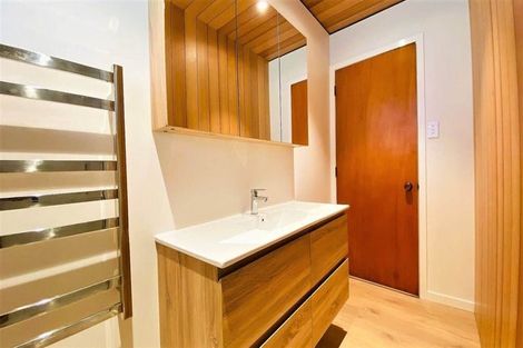 Photo of property in 2/6 Cresta Avenue, Beach Haven, Auckland, 0626