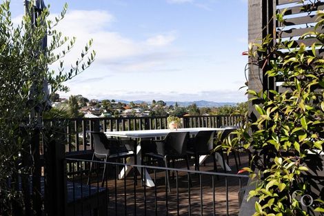 Photo of property in 70 Hinewa Road, Otumoetai, Tauranga, 3110