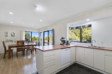 Photo of property in 35 Camellia Terrace, Maungaraki, Lower Hutt, 5010