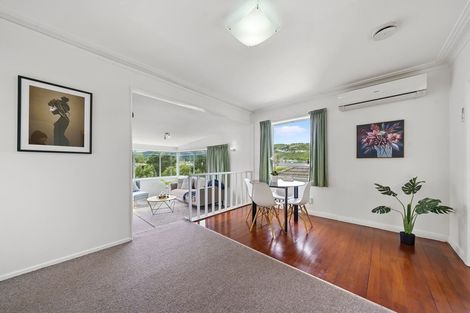 Photo of property in 5 Victory Crescent, Tawa, Wellington, 5028